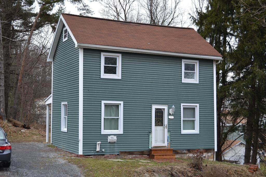small home with minimal upkeep! In need of repairs and upgrades. Could be a sweet little home. Low taxes.