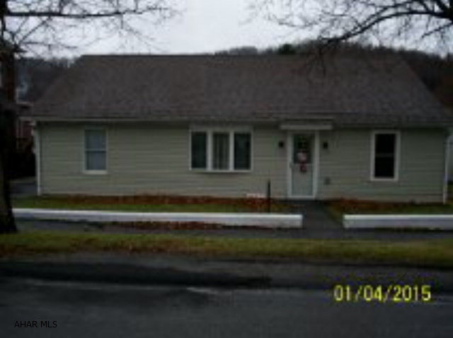 3 BR ranch home with radiant floor heat and new siding. Move-in ready!