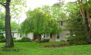 Secluded Private Setting. Large Master w/ Master Bath, Large Covered Patio, Family Room with Fireplace