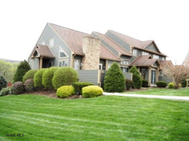 Luxury 1 1/2 story Condo (end unit) with complete handicap access, including elevator from garage to main living area! Very bright.. with vaulted ceilings and easy access to front porch and rear deck. The main floor is completly handicap accessable with large master suite. Second floor has 2 bedrooms and bathroom with a jetted tub. HOA includes all outside maintenance (grass, shrubs, leaves, snow, roof, sideing, doors). Great oppuntinity for independant living close to the golf course. Property even has a backup generator if you lose power.