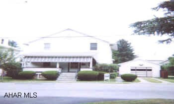 GOOD CONDITION, KNOTTY PINE CABINETS, NEAR DEAD END ST. 3/4 BATH IN BASEMENT. EXTRA DEEP GARAGE. DISHWASHER. GARBAGE DISPOSAL. COPPER PLUMBING.