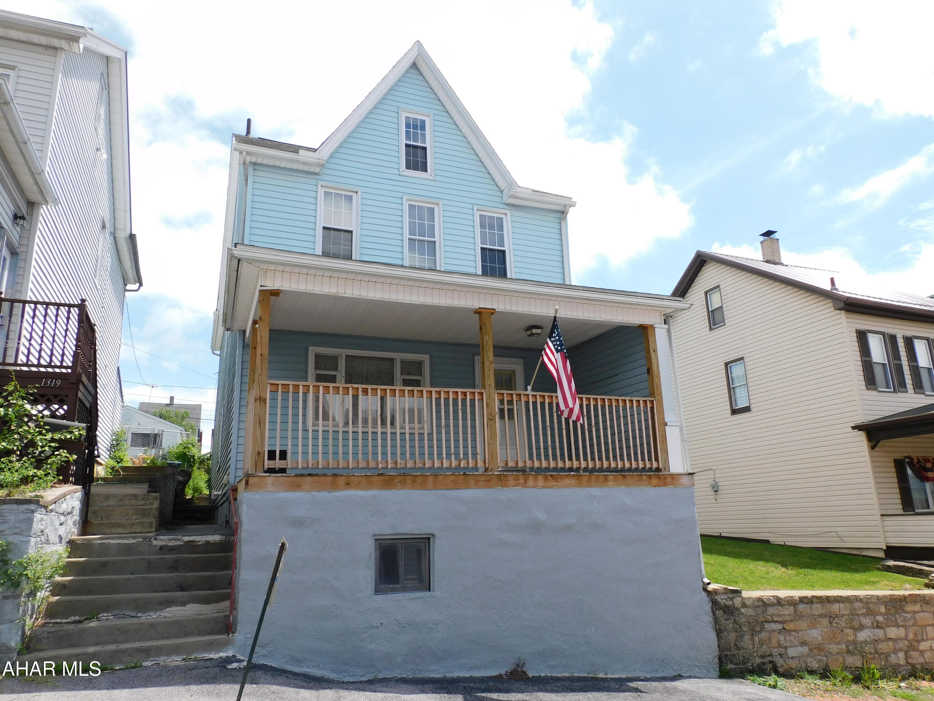 Starter home in Altoona! Spacious living room and dining room on the first floor. Family room walks you out to an outdoor patio.  A total of 5 bedrooms on the 2nd floor makes this a great home for a large family. New roof 2022. Central air and vinyl siding. Carport and off street parking. Would make a good investment property.