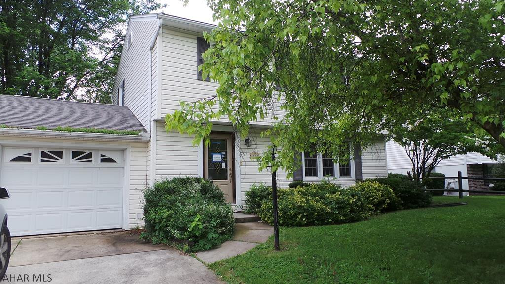 Located in Ofeish Development on dead end street.  Needs some work, but offers eat-in kitchen, LR, formal DR, finished basement, 1 car garage and a great neighborhood.      Sold "AS IS".