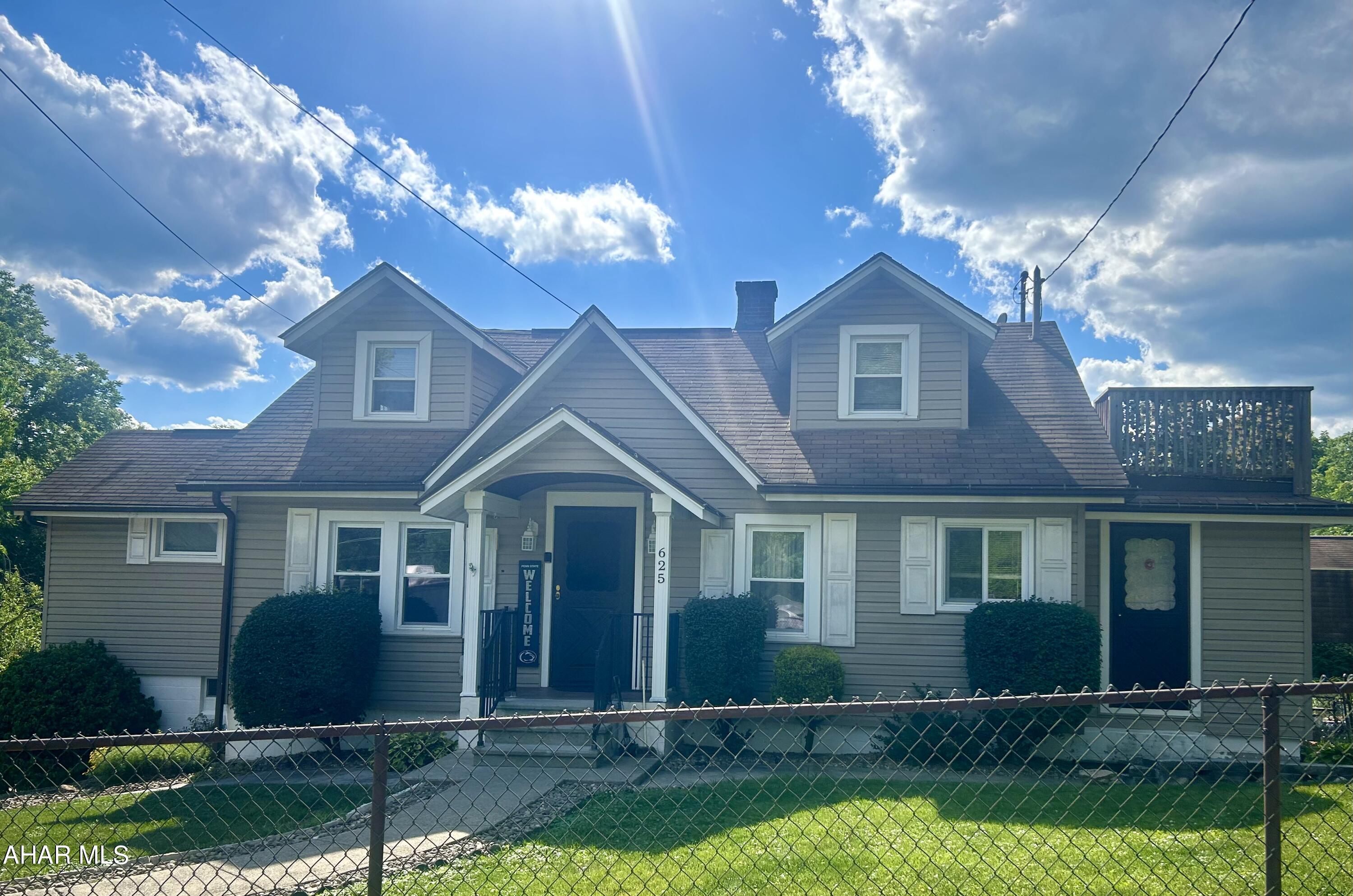 Breathtaking back yard! The outside sells itself. This 3 bedroom 2 full bath home is perfect for anyone that likes to entertain.