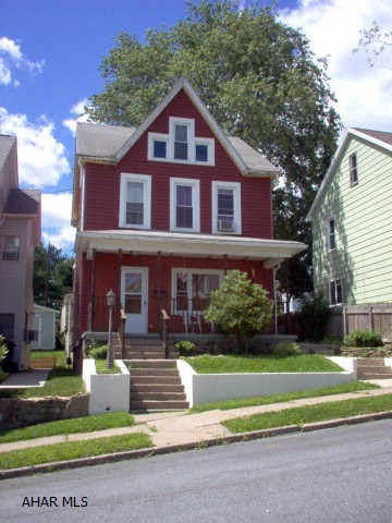 Great home in Juniata, well maintained, move straight in.