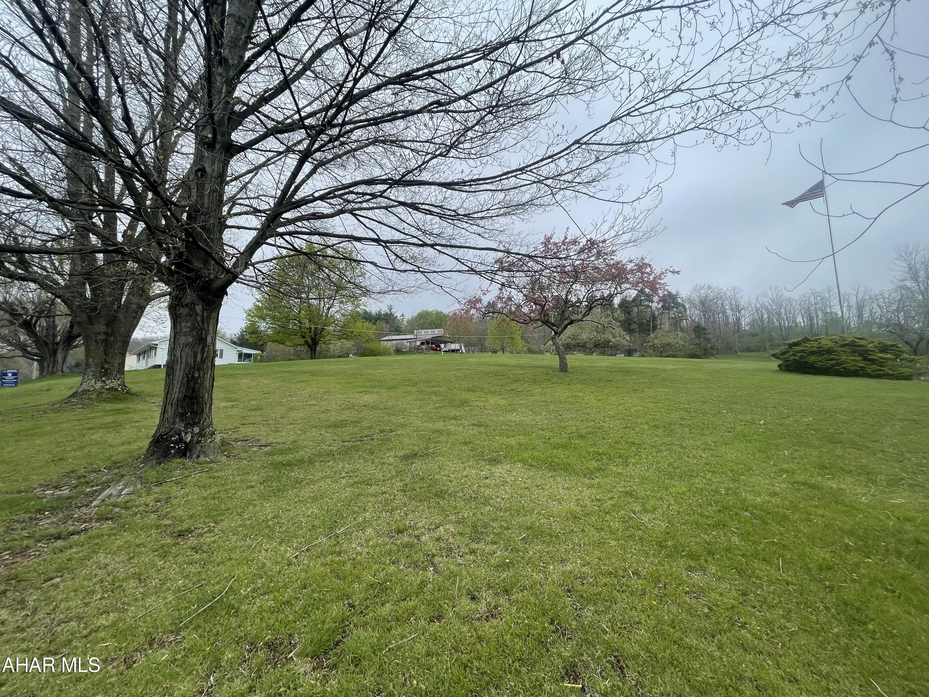 Maple Hollow - Land
