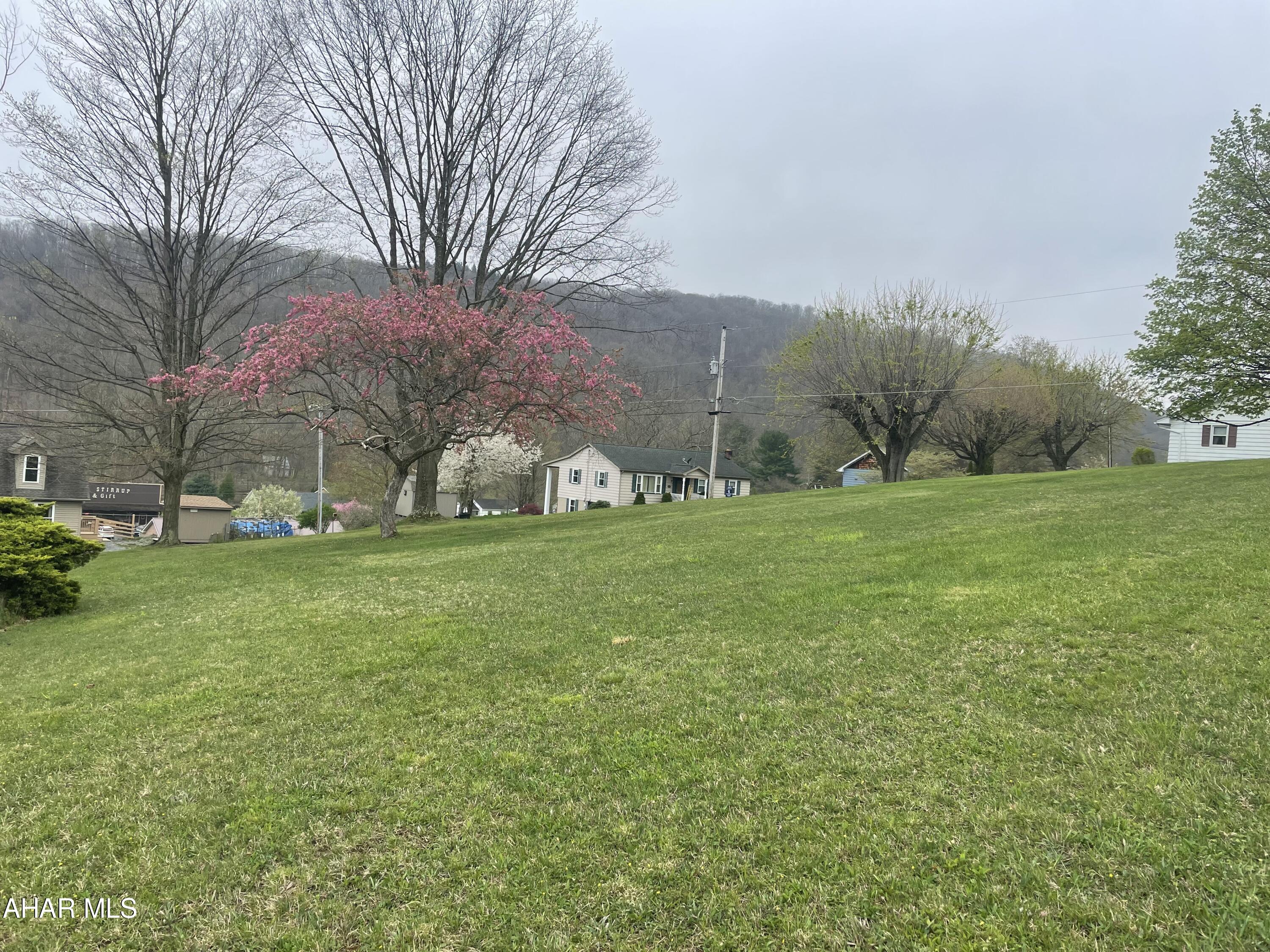 Maple Hollow - Land