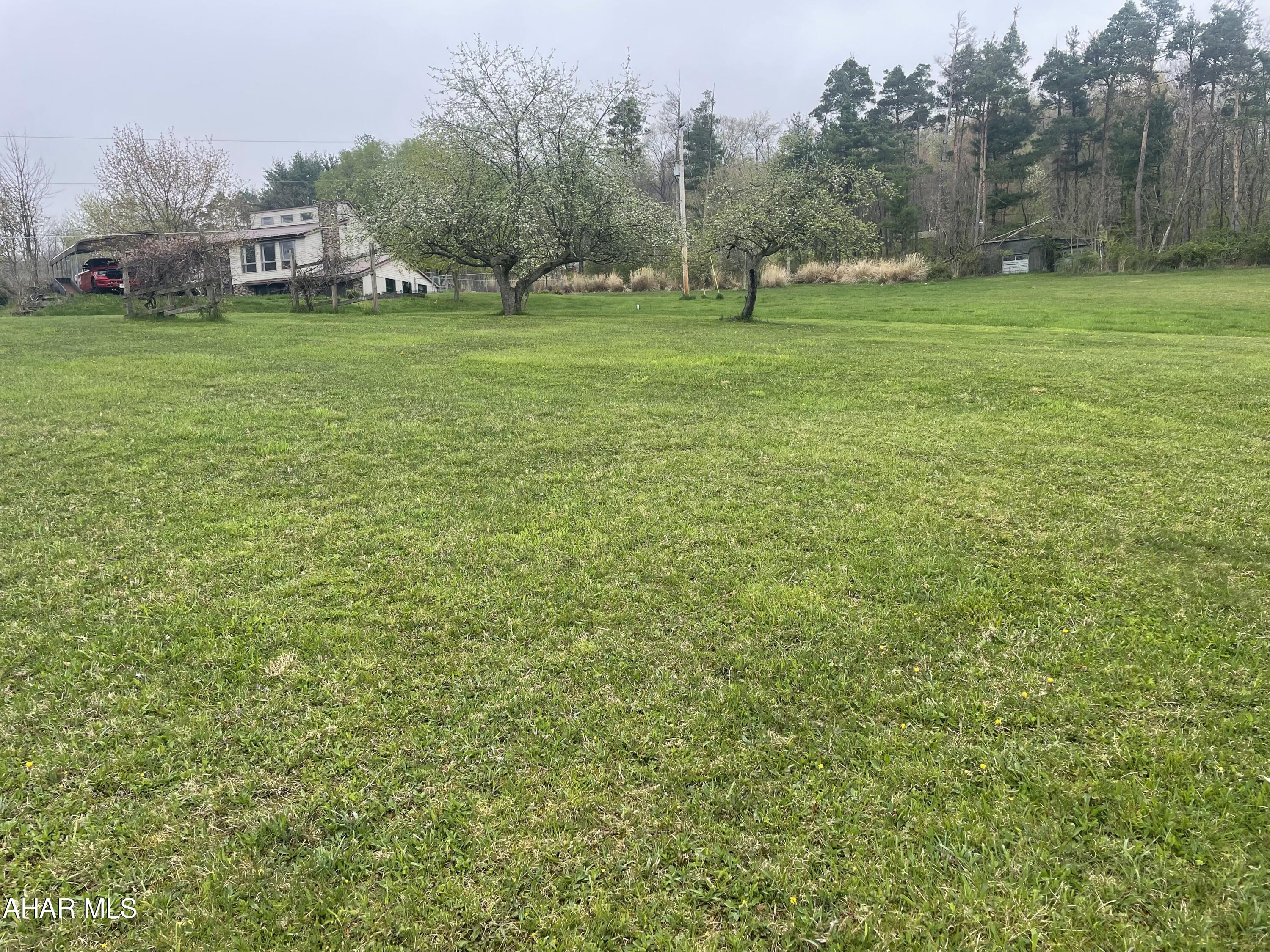 Maple Hollow - Land