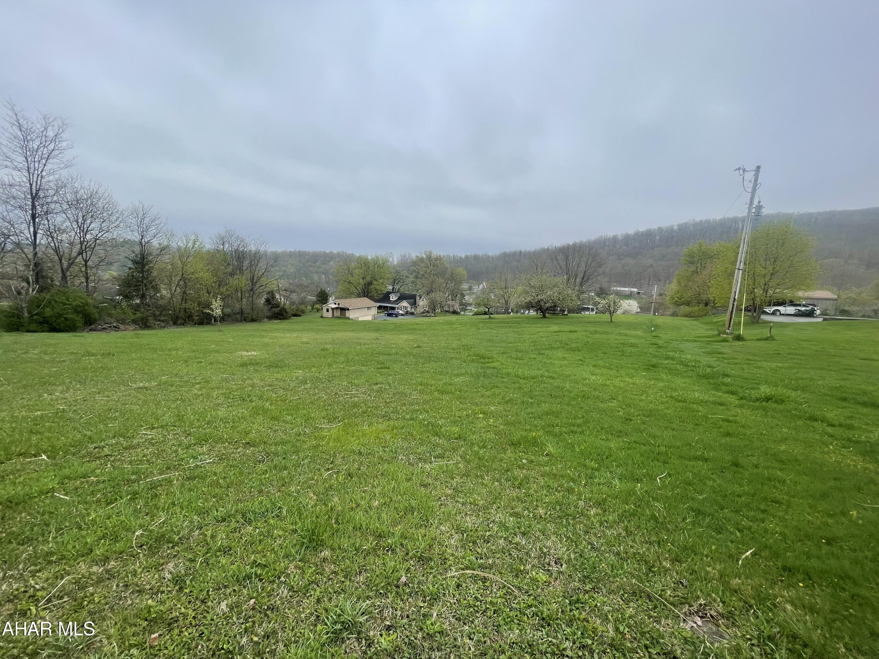 Maple Hollow - Land
