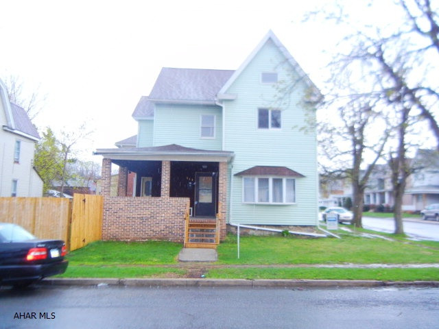 Juniata 3 bedroom. 1.5 baths. Open floor plan.  Modern kitchen & baths. All appliances included. Corner lot.  Fenced in yard.