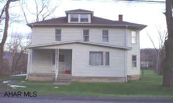 GOOD STARTER HOME WITH LARGE ROOMS, LARGE YARD AND LARGE GARAGEPRESENTLY TENANT OCCUPIED, LOT WILL BE SUBDIVIDED GOOD FAMILY HOME; LARGE ROOMS AND LARGE YARD, LOTS OF POTENTIAL, CONVENIENT LOCATION, LAUNDRY ON SECOND FLOOR