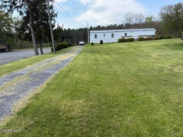 THIS 2001 FLETWOOD MOBILE HOME 
3 BEDROOM 1 BATH WHICH IS UPDATED THROUGHOUT WITH GRANITE COUNTERTOPS AND IS IN EXCELLENT CONDITION. ALSO THIS PROPERTY IS ON A HALF ACRE, ALSO WITH A SPACIOUS 1 CAR GARAGE WITH LOTS OF ROOM FOR LAWNMOWER ETC...HOME HAS 2 BEAUTIFUL DECKS ONE OVER LOOKING YOUR NEIGHBOR SHAWNEE STATE PARK. SCHEDULE YOUR TOUR TODAY, IT WONT DISAPPOINT.