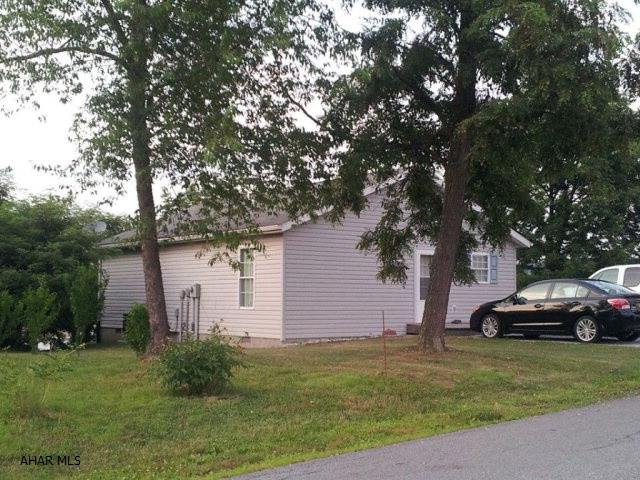 Lakewood Manor - Residential