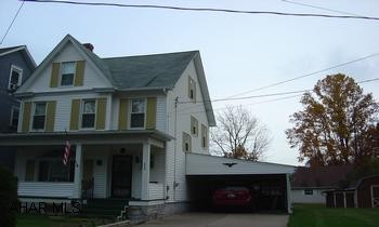 Large level lot.   4 bedrooms, dining room, carport, and 14x16 shed. Large level lot.   4 bedrooms, dining room, carport, and 14x16 shed.