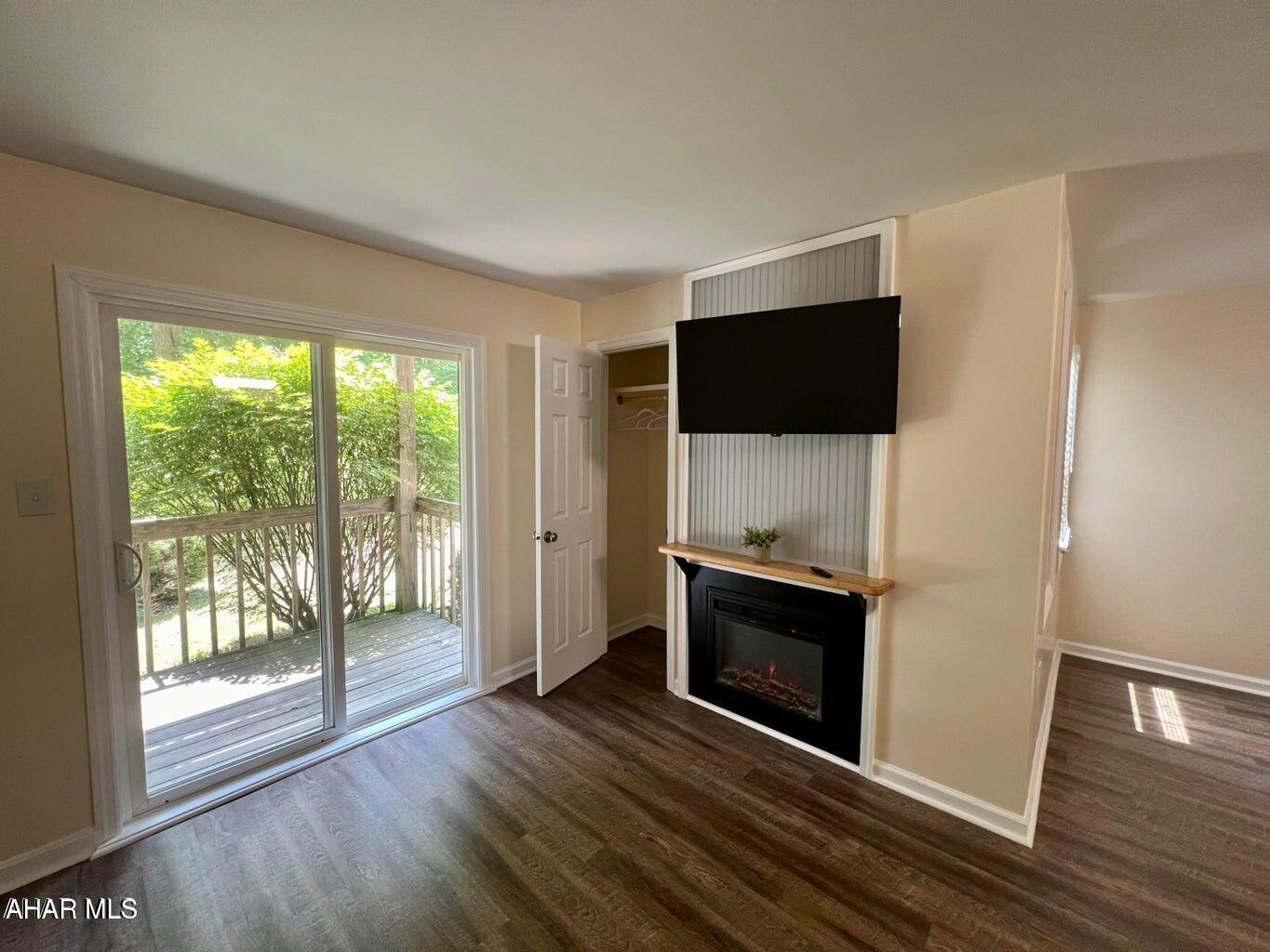 Freshly remodeled from top to bottom!! If you're considering buying a property at Blue Knob All Season, you must check out this unique unit. It stands out with additional closet and storage space that no other studio offers. The queen size alcove is versatile and can be used for anything you desire.  Plus it's 1st floor !  
 Walking distance to indoor pool/hot tub, outdoor pool and The Club House Bar & Grille. Blue Knob is the 2nd highest mountain and highest skiable mountain in Pennsylvania! In addition to an array of winter activities, Blue Knob also has a full-service all seasons Conference Center for weddings and events, they also offer golf, swimming and multitude of trails for hiking, running, and mountain biking. Visit https://blueknob.com/activities-events/ to see all the fun events that are happening at Blue Knob. $290.00/ Mo HOA fee includes: pools, hot tub and gym area, tennis and pickle ball courts, building, property maintenance & garbage. *Conference center, Golf and Ski resort is not included in HOA fee. *