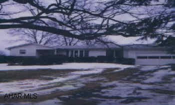 BEAUTIFUL RANCH HOME; VERY PRIVATE!
