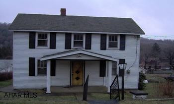 CARPENTERS DREAM PROPERTY HAS NO FURNACE OR PLUMBING