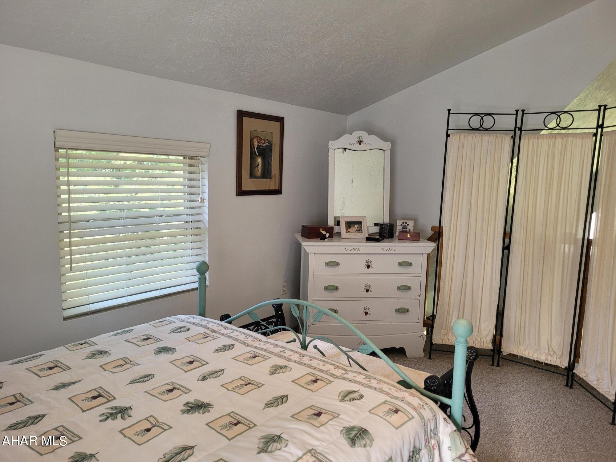 Glendale Yearound - Residential