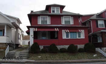 THREE BEDROOM, 1 AND 1/2 BATH TWO STORY.  LARGER ROOMS, SUN ROOM.  TWO CAR DETACHED GARAGE.  PRICED TO SELL.  WORTH A LOOK. BEFORE SHOWING, CALL LISTING AGENT. THREE BEDROOM, 1 AND 1/2 BATH TWO STORY.  LARGER ROOMS, SUN ROOM.  TWO CAR DETACHED GARAGE.  PRICED TO SELL.  WORTH A LOOK. BEFORE SHOWING, CALL LISTING AGENT.