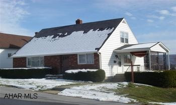 1.5 STORY, 3 BEDROOM, 2 BATH HOME ON CORNER LOT IN CHARMING FAMILY ORIENTED NEIGHBORHOOD. LOVELY 1.5 STORY, 1ST FLOOR MASTER BEDROOM WITH BATH-2 ADDITIONAL BEDROOMS AND BATH ON SECOND FLOOR. HARDWOOD FLOORING-LOVELY FAMILY ROOM IN BASEMENTL-GREAT SENIOR OR STARTER HOME-SOLID CONSTRUCTION-LOTS OF STORAGE. MOVE-IN READY. WONDERFUL FAMILY ORIENTED NEIGHBORHOOD. CALL GAIL CORLE FOR APPOINTMENT 932-3231.