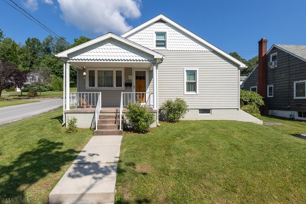 Corner lot on Hudson Avenue convenient to schools and shopping.  This 1.5 story home has hardwood floors in living room and 1st floor bedrooms.  1st floor bath, walk in shower.  Large 2nd floor bedroom has spacious closet and plenty of storage and half bath.  Carport/patio, shed included.  Perfectly maintained, perfect for your first move or downsizing.