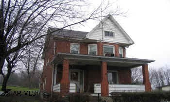 SOLID BRICK. NEWER ROOF. THERMO WINDOWS. HOME WARRANTY INCLUDED. SOLID BRICK. NEWER ROOF. THERMO WINDOWS. HOME WARRANTY INCLUDED.