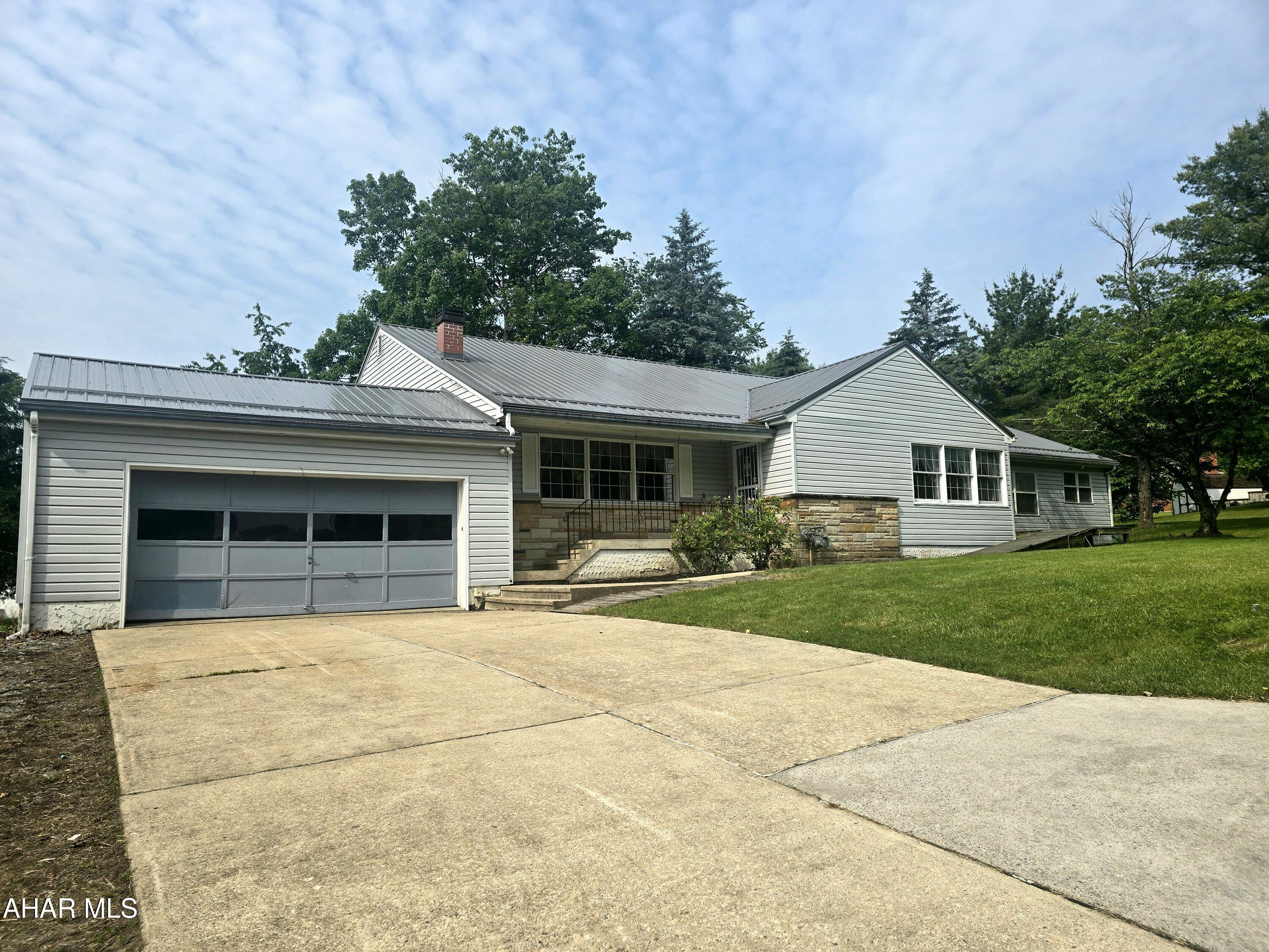 Holiday Manor - Residential