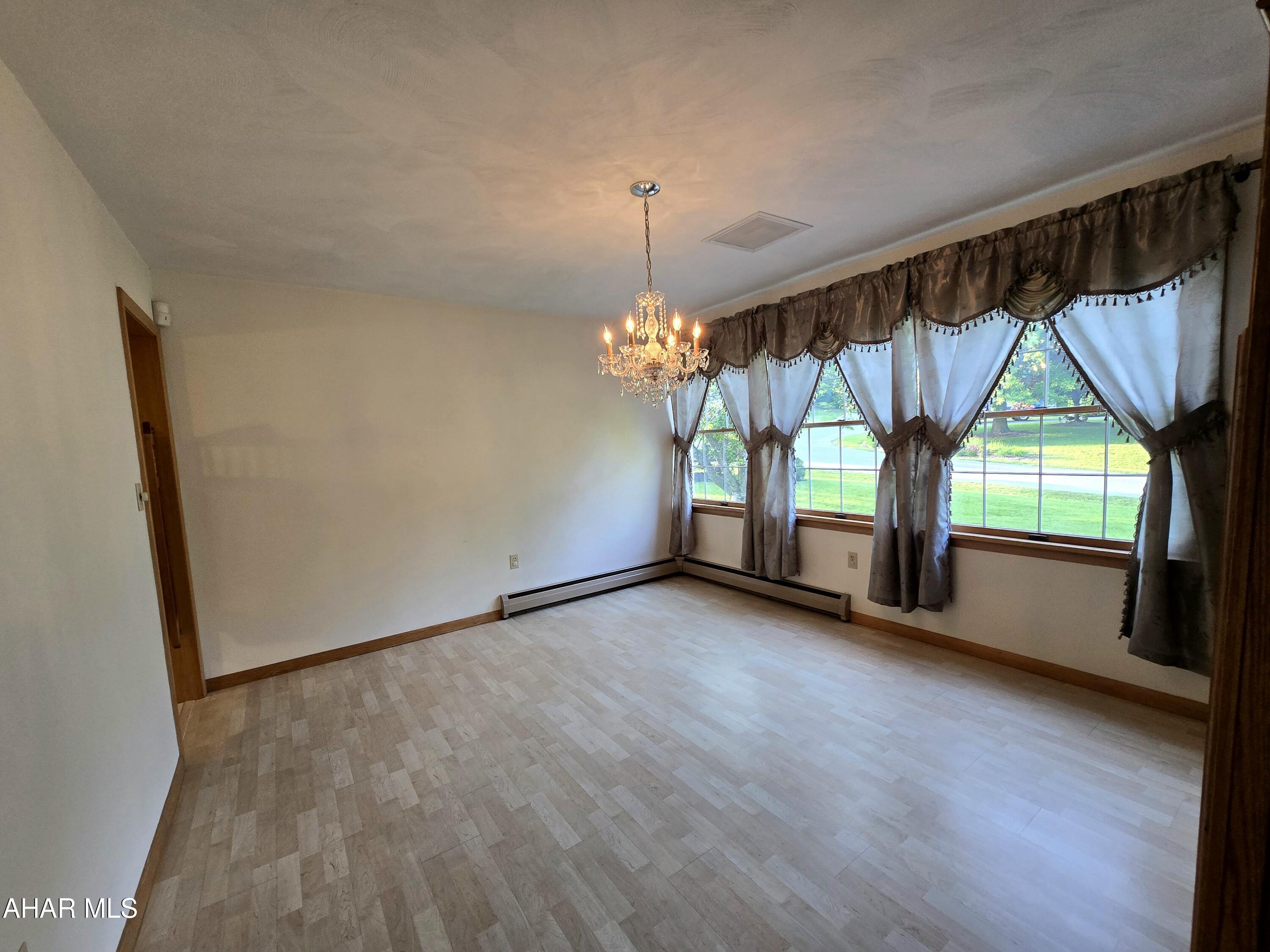 Holiday Manor - Residential