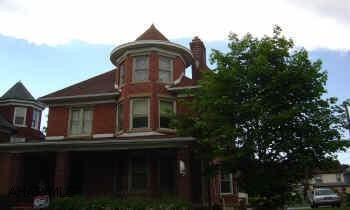 Excellent for Doctor's Office, Insurance Company or Beauty Shop.  Waiting Room, 5 Offices, Reception Area, Bathroom.  2nd Floor - 3 Bed Apartment. Excellent for Doctor's Office, Insurance Company or Beauty Shop.  Waiting Room, 5 Offices, Reception Area, Bathroom.  2nd Floor - 3 Bed Apartment.