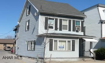 AC 1ST FLOOR. CENTRAL VAC 1ST FLOOR. 1ST FLOOR 32.3X16.11, 1/2 BATH, LAUNDRY & KITCHEN. 2ND FLOOR LIVING ROOM, KITCHEN, 1 BEDROOM. 3RD FLOOR 1 BEDROOM HEATED. OFF STREET PARKING. ELECTRIC COULD BE SEPARATED. FORMERLY A BEAUTY SALON. STOVE, REFRIG., WASHER & DRYER INCLUDED. CALL KATHY SEYMORE ASSOC. BROKER 312-2528.