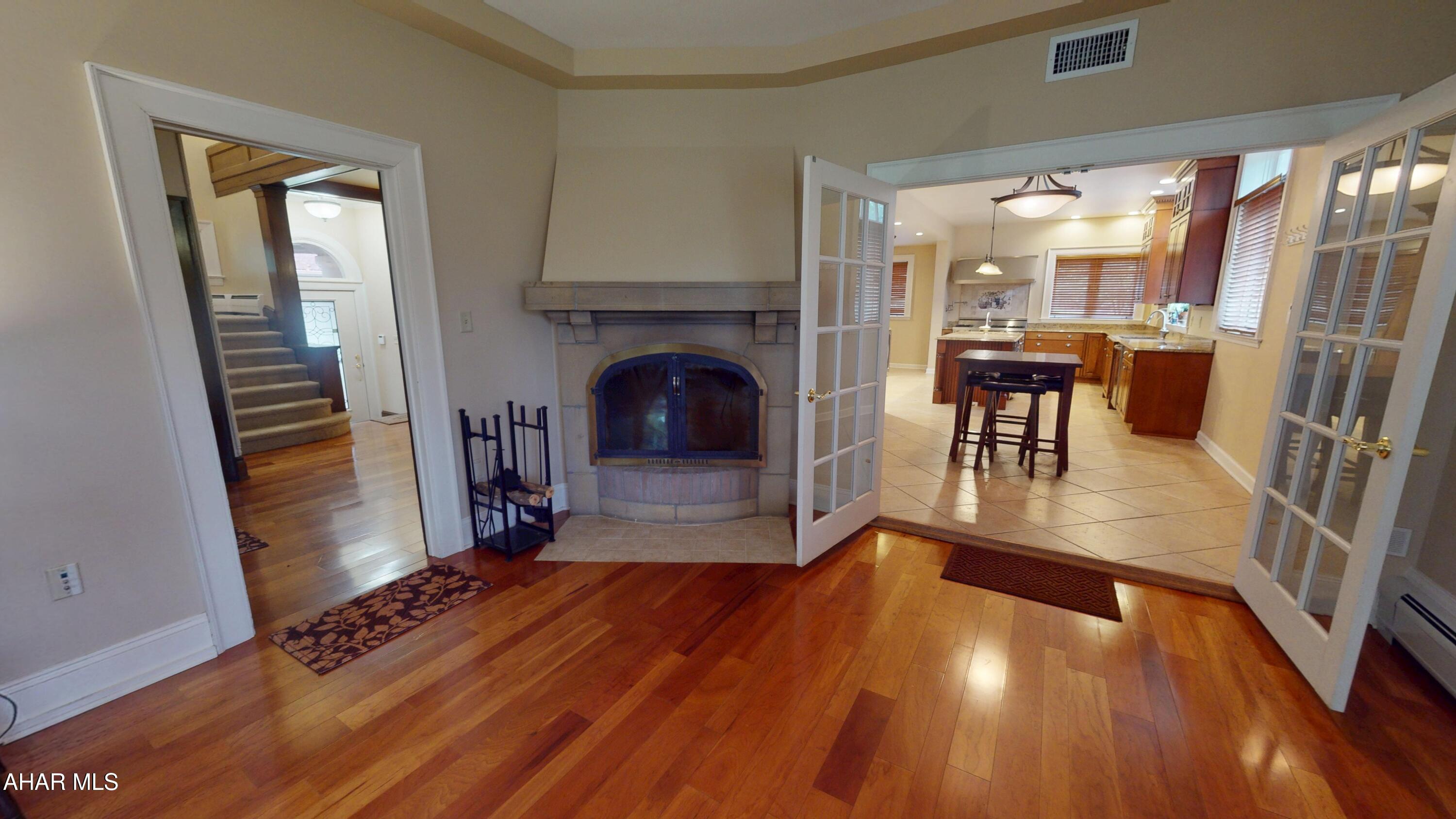 Baker Mansion - Residential