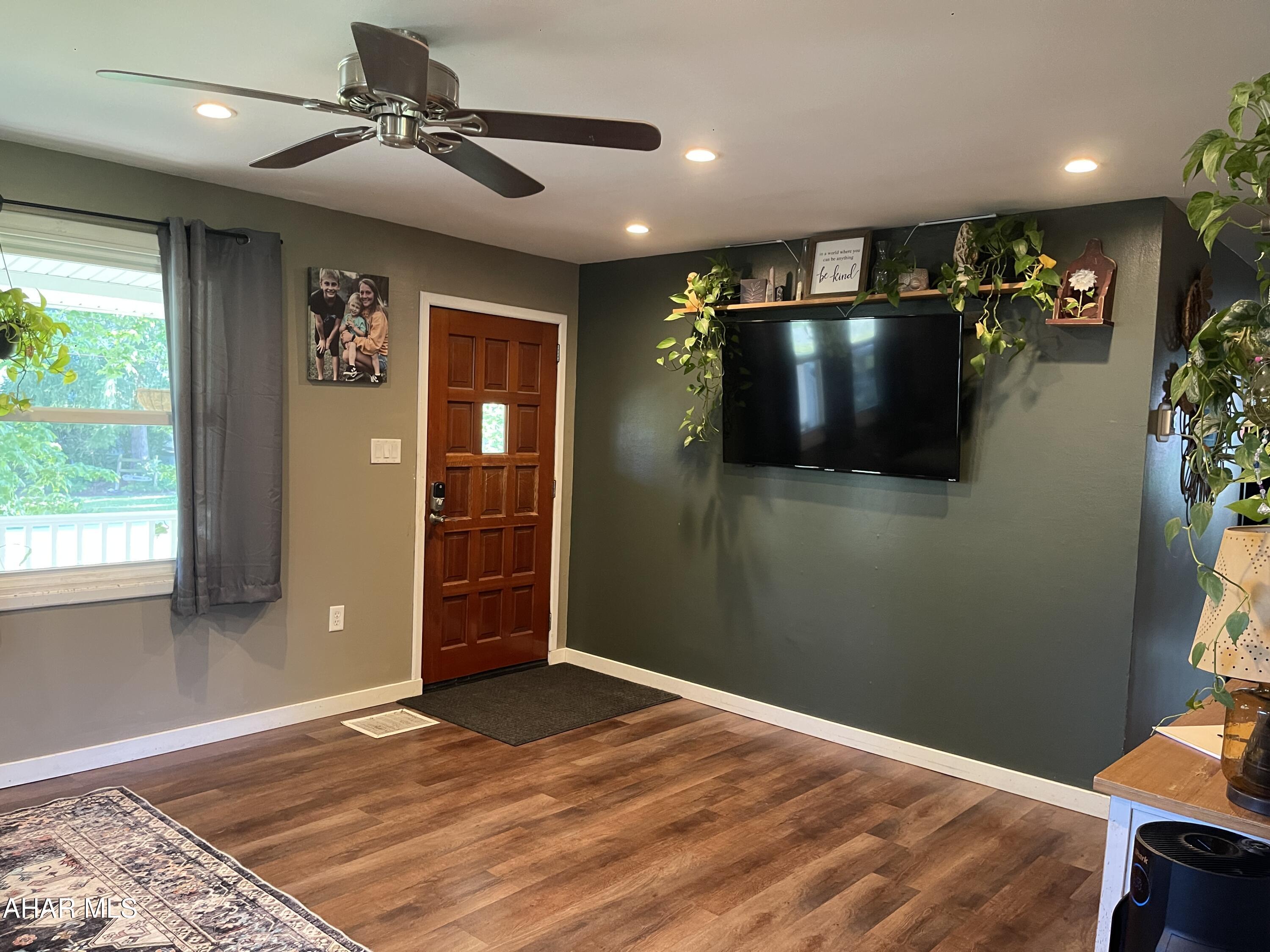 Maple Hollow - Residential