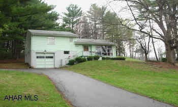 BILEVEL WITH 3 BR, LR, LG KITCHEN, 1ST FL LAUNDRY, 1 CAR GARAGE, LOWER BASEMENT LEVEL, APPROX. 1 ACRE. SITTING ON AN ACRE OF LAND, BILEVEL WITH 3 BR, LR, LG CHERRY KITCHEN, 1ST FL LAUNDRY, 1 CAR GARAGE, LOWER BASEMENT LEVEL, COVERED BACK PATIO, ELECTRIC WILL BE UPGRADED, POSSIBLE DELAYED POSSESSION .