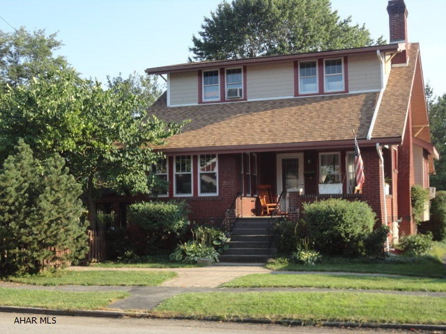 An unbelievable craftsman style home in desirable Garden Heights. This home has hardwood througout, gas FP in a super sized living room with adjacent office - bright and open, oversized kitchen with large eat in area, newer appliances  and room for relaxing furniture, in ground heated pool, paved patio, screened in porch.  This 4 BR,2BA house is so much larger than it looks, with a back yard that has the luxury feel of a resort - not to mention a perfect location.Don't miss this one of a kind of home.