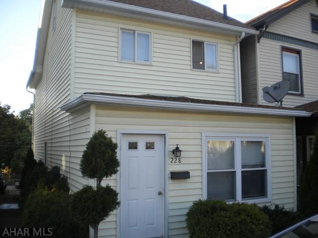 Roof installed 2009. Vinyl sided. Needs TLC.