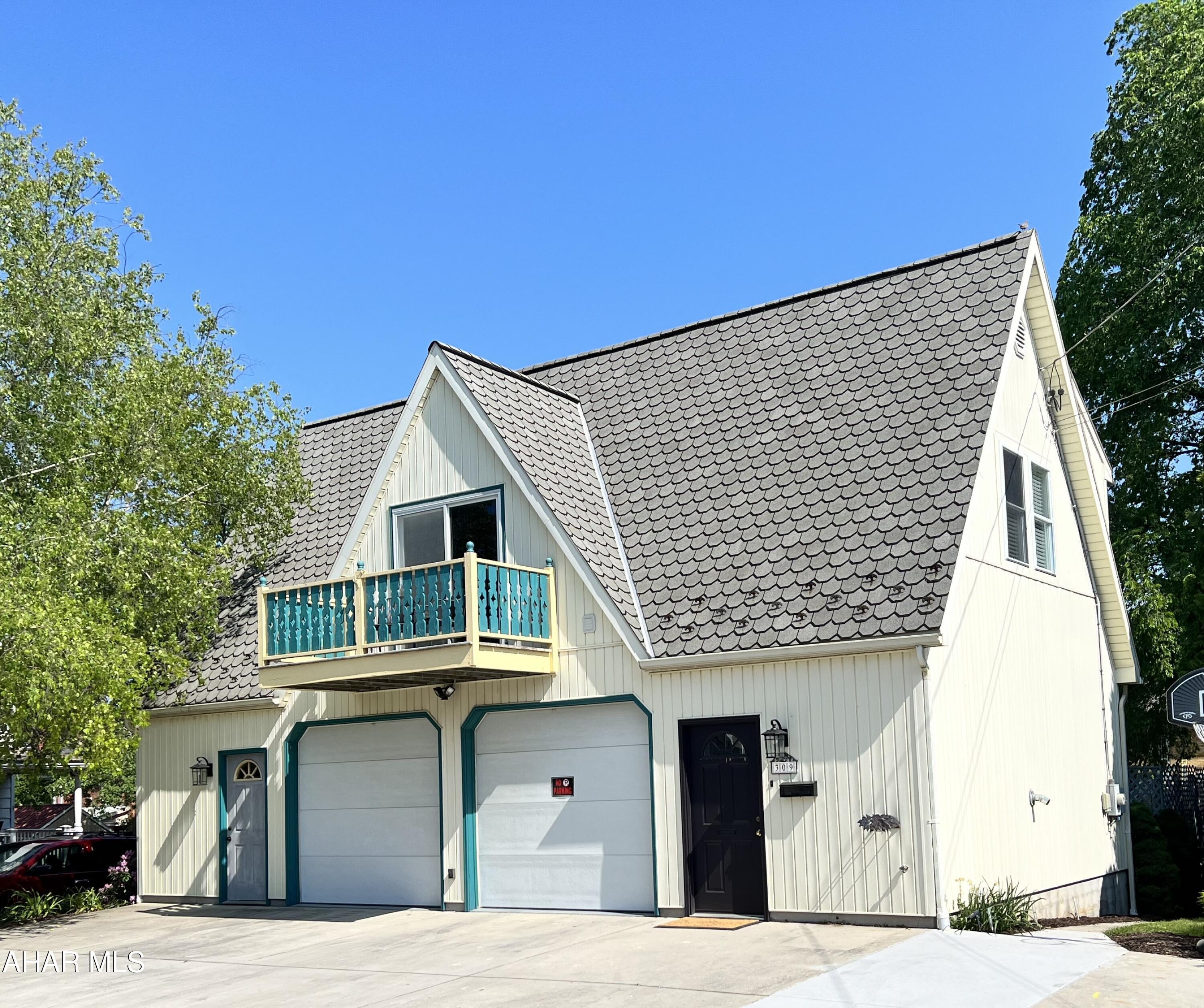 Recently renovated second floor apartment with balcony two blocks from downtown Bedford.  All new kitchen appliances with washer and dryer located in apartment.  No smoking & no pets are permitted with a maximum two person occupany.  Adorned with new furniture so all you have to do is move in.  Rental security check required.