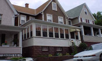 Great kitchen with skylight! 3 bedrooms, 1 bath, enclosed porch. Great kitchen with skylight! 3 bedrooms, 1 bath, enclosed porch.