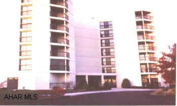 LARGE 2 BEDROOM CONDO! 2 BATHS, CENTRAL AIR, WET BAR, ALL APPLIANCES, FORMAL DINING ROOM AND MORE!  ASSOC. FEE $225 PER MONTH INCLUDES WATER, SEWER, TRASH, AND COMMON INSURANCE. LARGE 2 BEDROOM CONDO! 2 BATHS, CENTRAL AIR, WET BAR, ALL APPLIANCES, FORMAL DINING ROOM AND MORE!  ASSOC. FEE $225 PER MONTH INCLUDES WATER, SEWER, TRASH, AND COMMON INSURANCE.