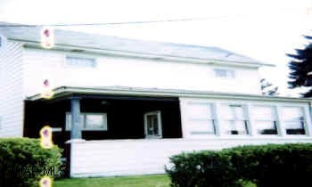 NICE 3+BR HOME. NEWER CARPET. LARGE LOT. ALL DRAPES INCL.