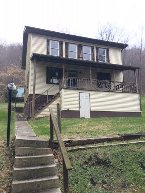 4 bedroom, 1 bath home overlooking the river. Needs TLC. 12x26 shed. Updated electric.