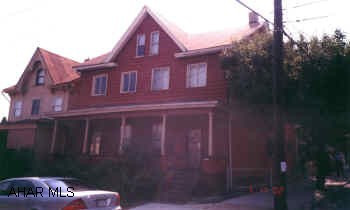 725 SIDE IS IN MOVE IN CONDITION. 723 NEEDS COSMETICS. NEWER FURNACES & WATER HEATERS. ALL SEPARATE UTILIITES. BOTH SIDES ARE WINTERIZED.