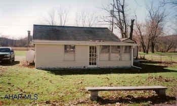 Cute 2BR/1BA cottage in extremely good condition. This property set on a picturesque lot along Dunnings Creek and includes a spacious picnic area adjoining a sturdy boat dock.