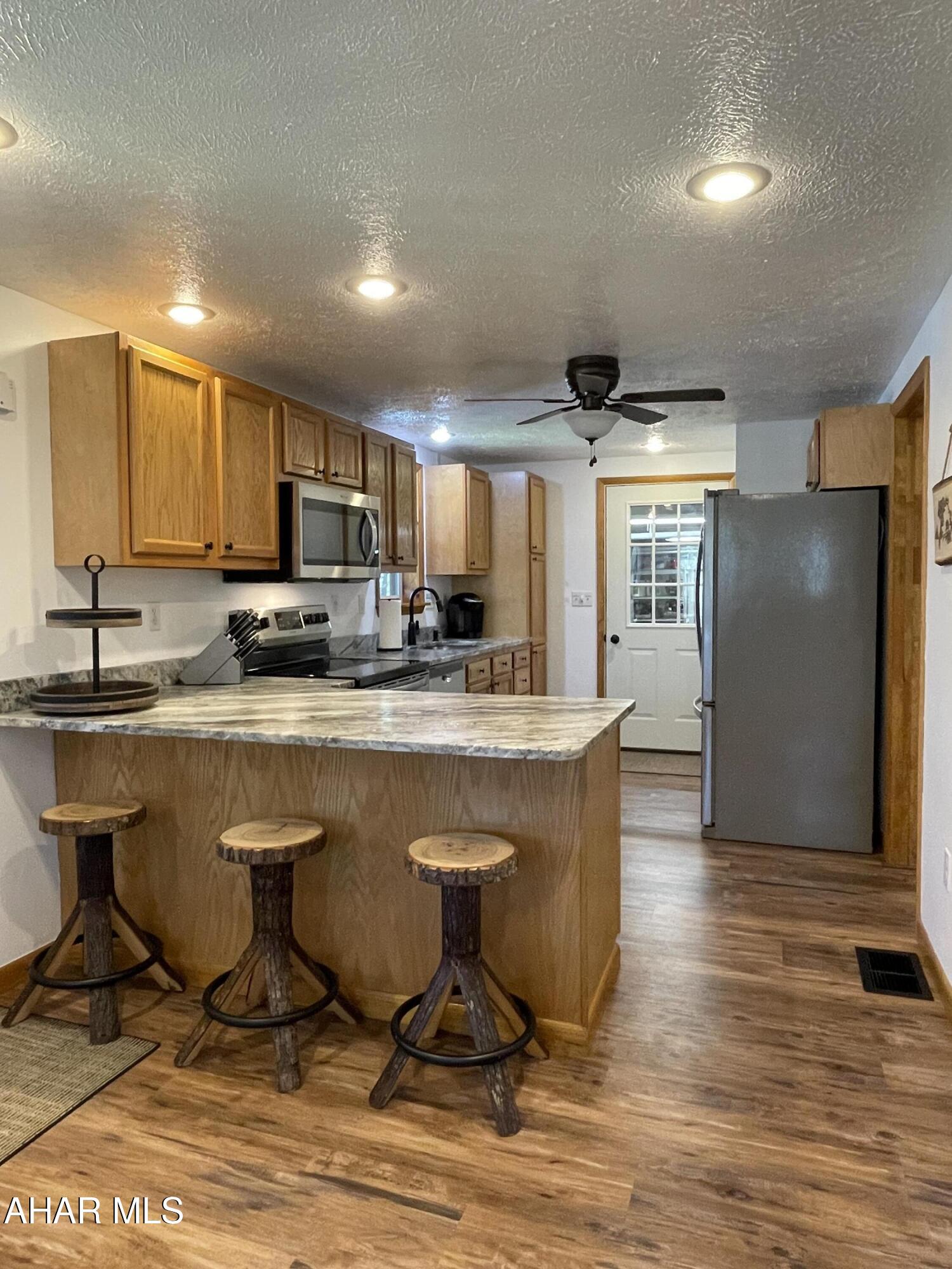 Glendale Yearound - Residential