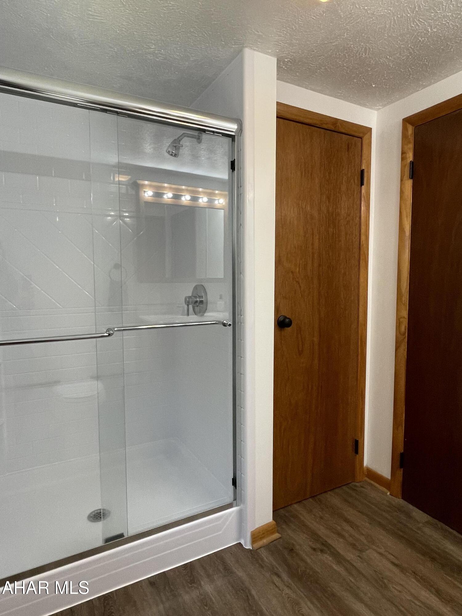 Glendale Yearound - Residential