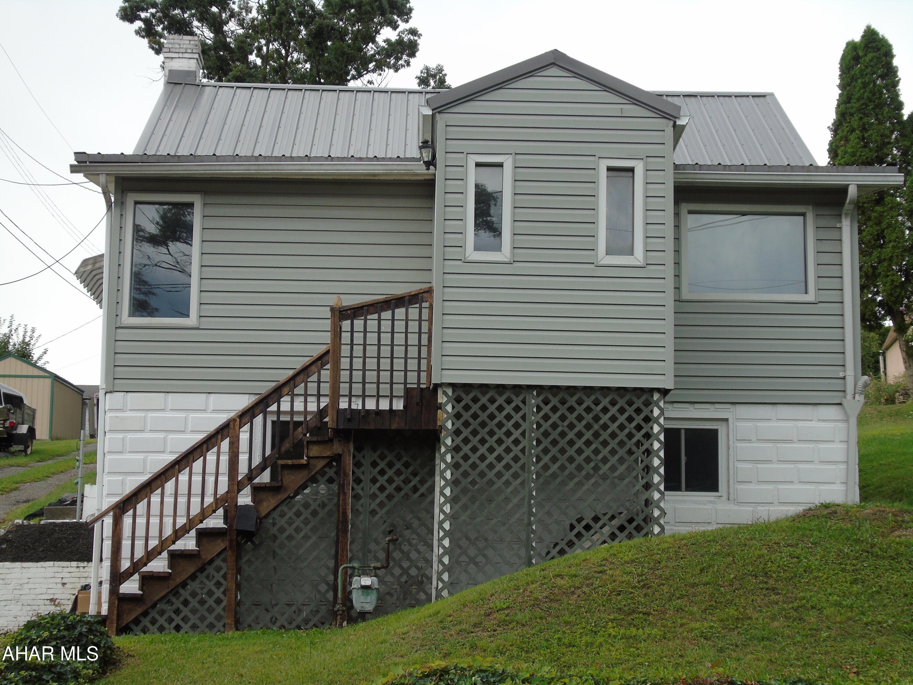This cozy home offers 2 bedrooms and 2 bathrooms.  The kitchen and bathroom have been updated along with the dining room.  The basement has been finished and would make an excellent entertainment space, extra living area, or game room.  Off street parking is accessed from the 17th Street alley.  There is plenty of room for multiple vehicles!