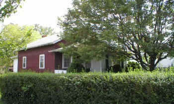 3 large lots- Parcel 24-80x125,  Parcel 25 - 40x125 &  Parcel 62- 40x150 1.5 Story- good condition needs some updating- Large Eat-in KitchenGreat Potential! Larger than it looks!