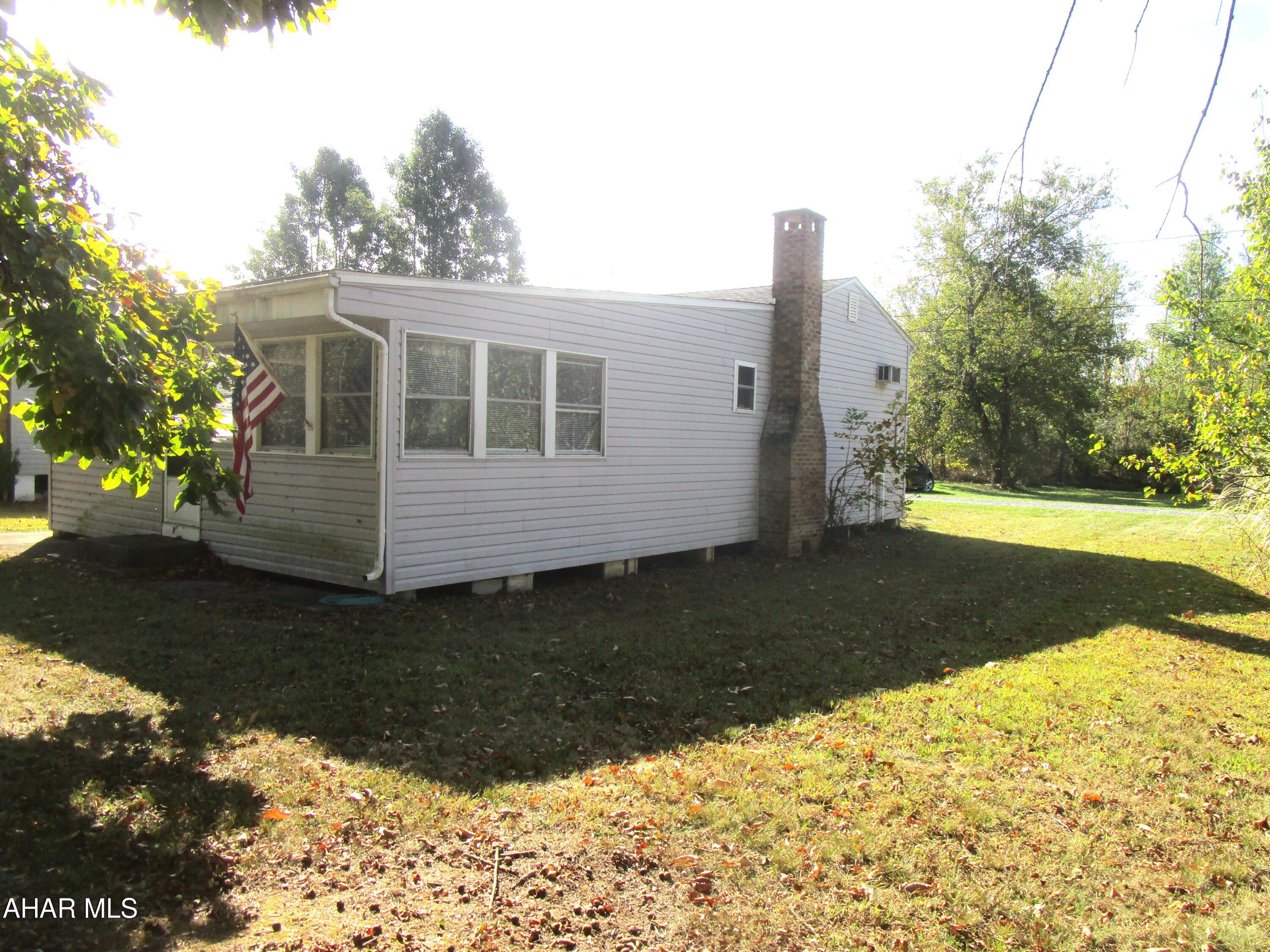 Such a relaxing spot fronting Dunning Creek!  If you are looking for a peaceful, waterfront setting, this is it! 

During the 39+yrs. of ownership by the seller, the cottage interior has never flooded; however, it is located in a FEMA flood hazard area.

Unique 2-level floor plan: similar to a split -level + a vaulted ceiling in dining rm.

Sewer lateral inspection done & passed.

''SELLING AS-IS''  & FURNISHED.
