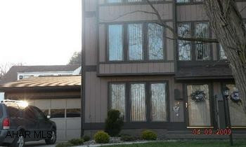 3 level townhouse, 3 BR, 2 1/2 ba with large LR & FR, Oak kitchen, Master BR w/ dressing area Beautiful, spacious & Immaculate Townhouse with 3 BR, 2 1/2 ba with large LR & FR, Oak kitchen, Master BR w/ dressing area. Enclosed patio, 2 screened sunrooms & attached garage w/ storage room. Call Mona 687-4514 or e-mail;  monac21@windstream.net