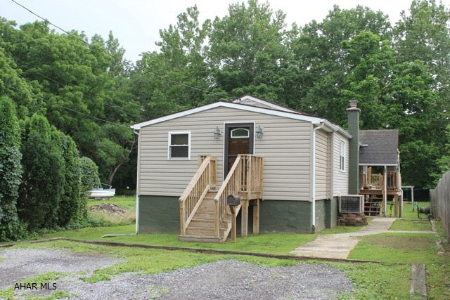 Cute 1 story home tucked away on a dead-end street in Hollidsaysburg Boro. Newer furnace and hot water tank. Central air, large deck to sit and enjoy evenings. Great back yard for entertaining.