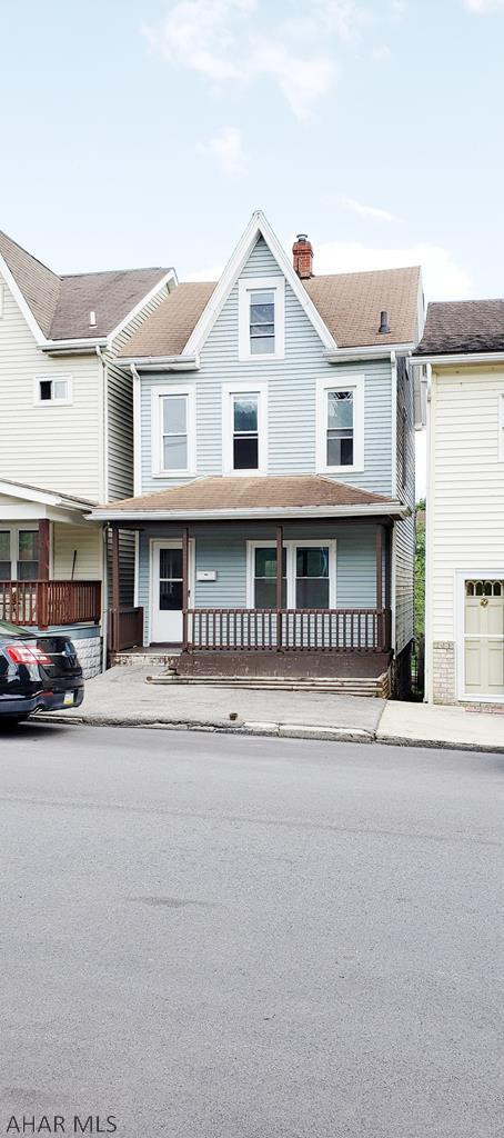 This charming 3 BR, 1BA house would make a great started home, or cash flowing rental property! Enjoy evenings on the back deck while basking in the peaceful atmosphere in the fenced in backyard. Your search is over- make this house your home today!